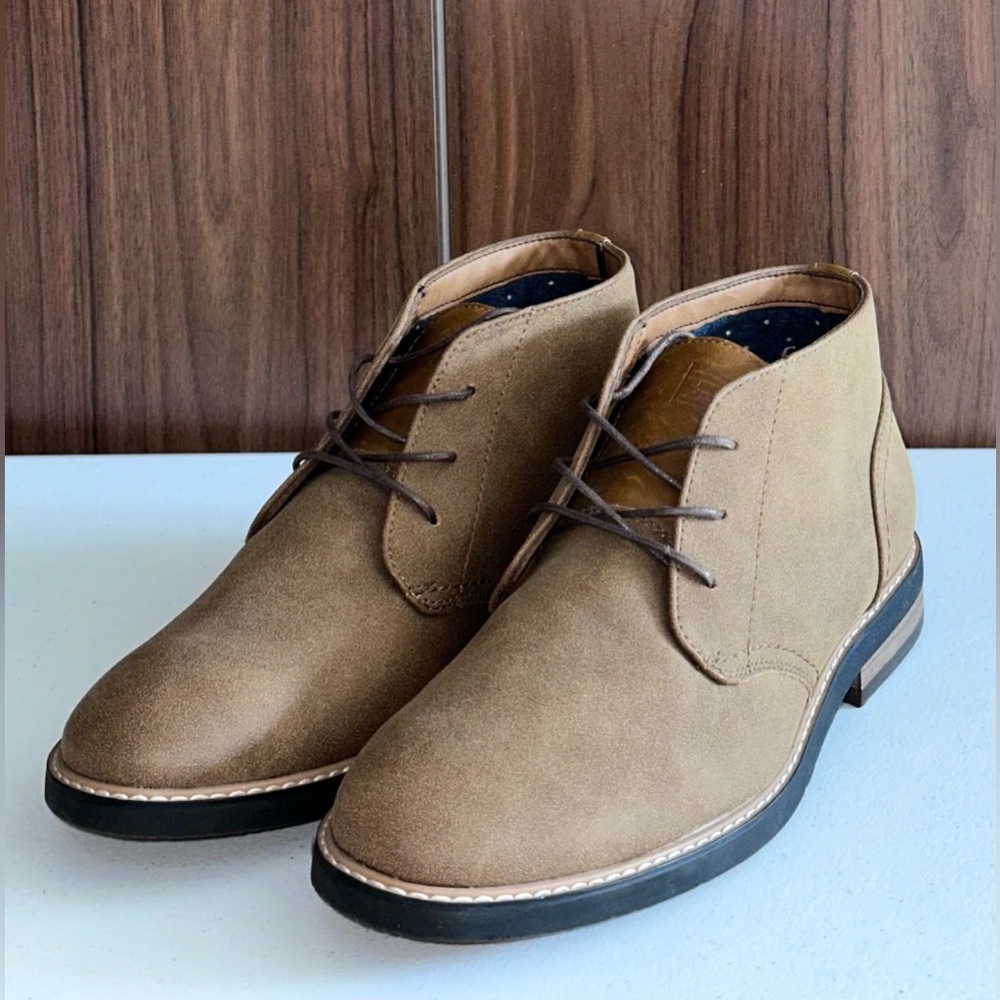 NWOT - Hawker RYE Hirema Classic Chukka Men’s Shoe size 8